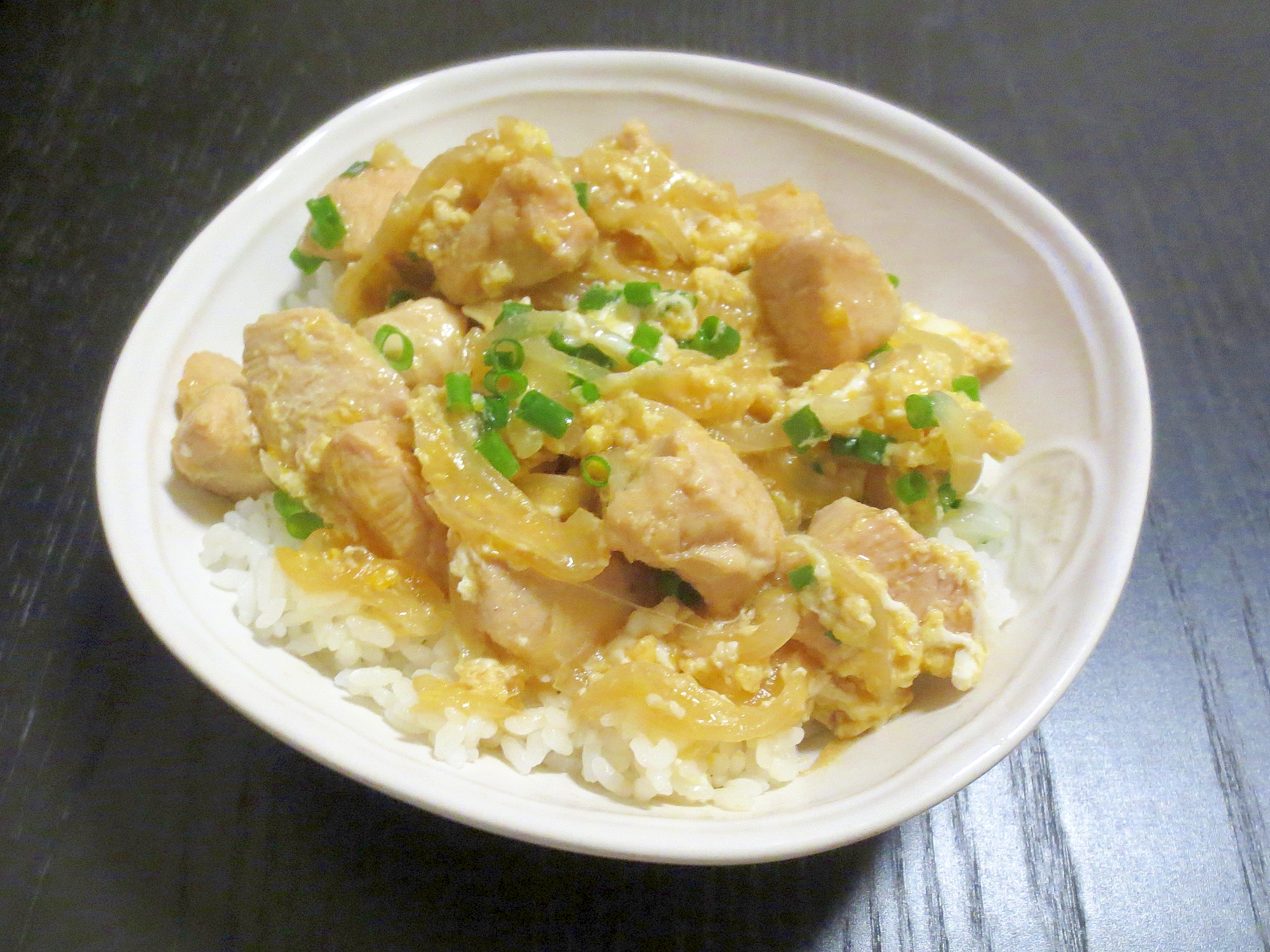 たまねぎたっぷり！鶏親子丼