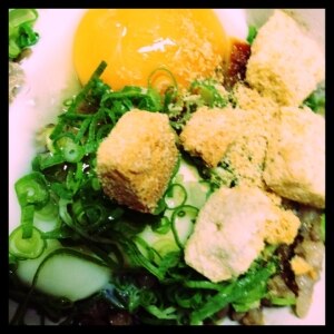 不思議飯①クルトンと雑穀米のとろーり玉子丼 レシピ・作り方 by