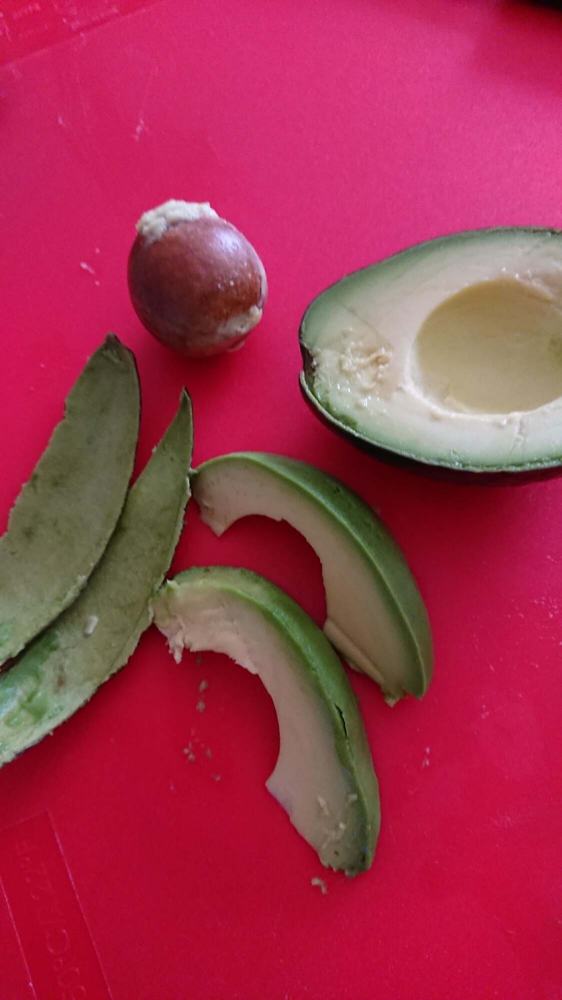 アボカドの種を簡単に取る切り方 レシピ 作り方 By Laon 楽天レシピ アボカドの種を簡単に取る切り方 レシピ 作り方 By Laon 楽天レシピ