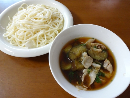 ナスと豚肉のつけ汁そうめん