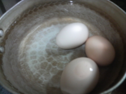 ガス代が節約でき、しかもすっごくむきやすい卵に出来上がりました(*^^*)