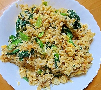 小松菜とキャベツと卵のカレー味噌チャーハン