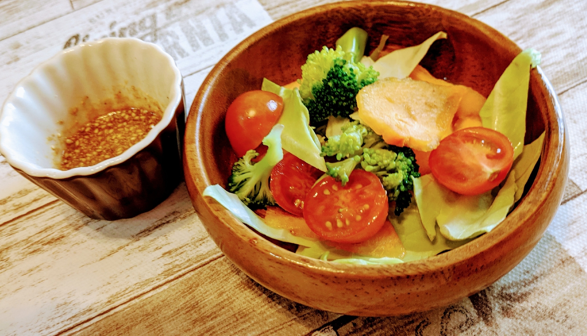 野菜と柿のカラフルサラダ(◕ᴗ◕✿)