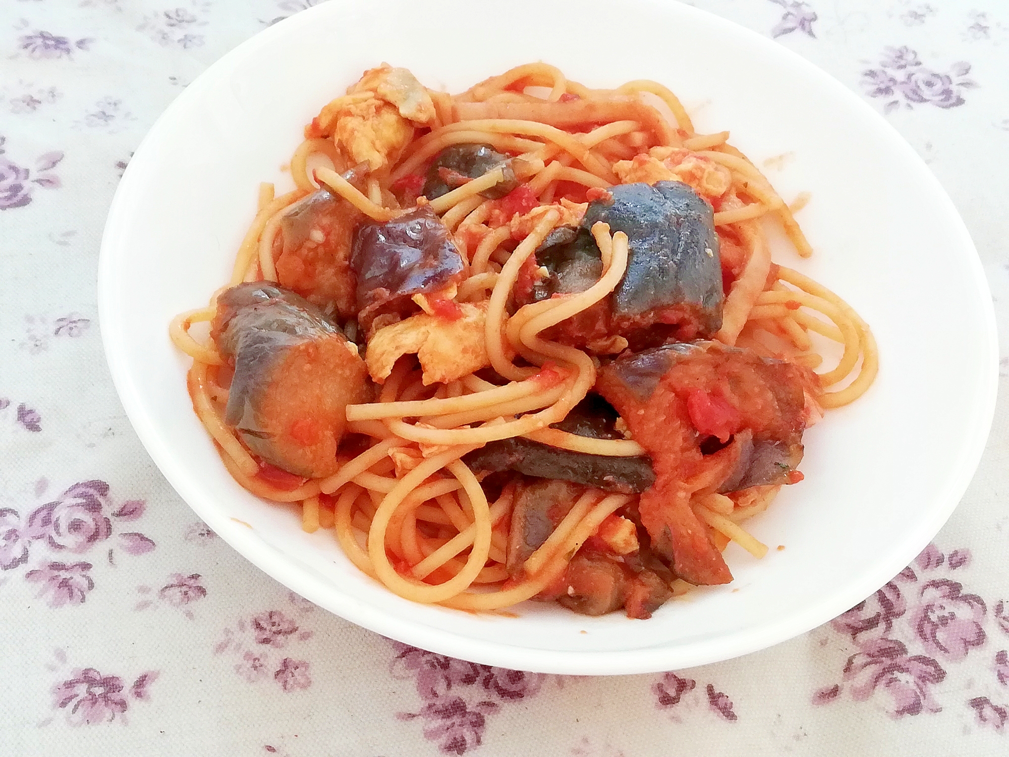 トマト缶で簡単！なすとベーコンのスパゲッティー