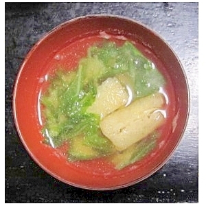 水菜と油揚げの味噌汁（昆布だし）