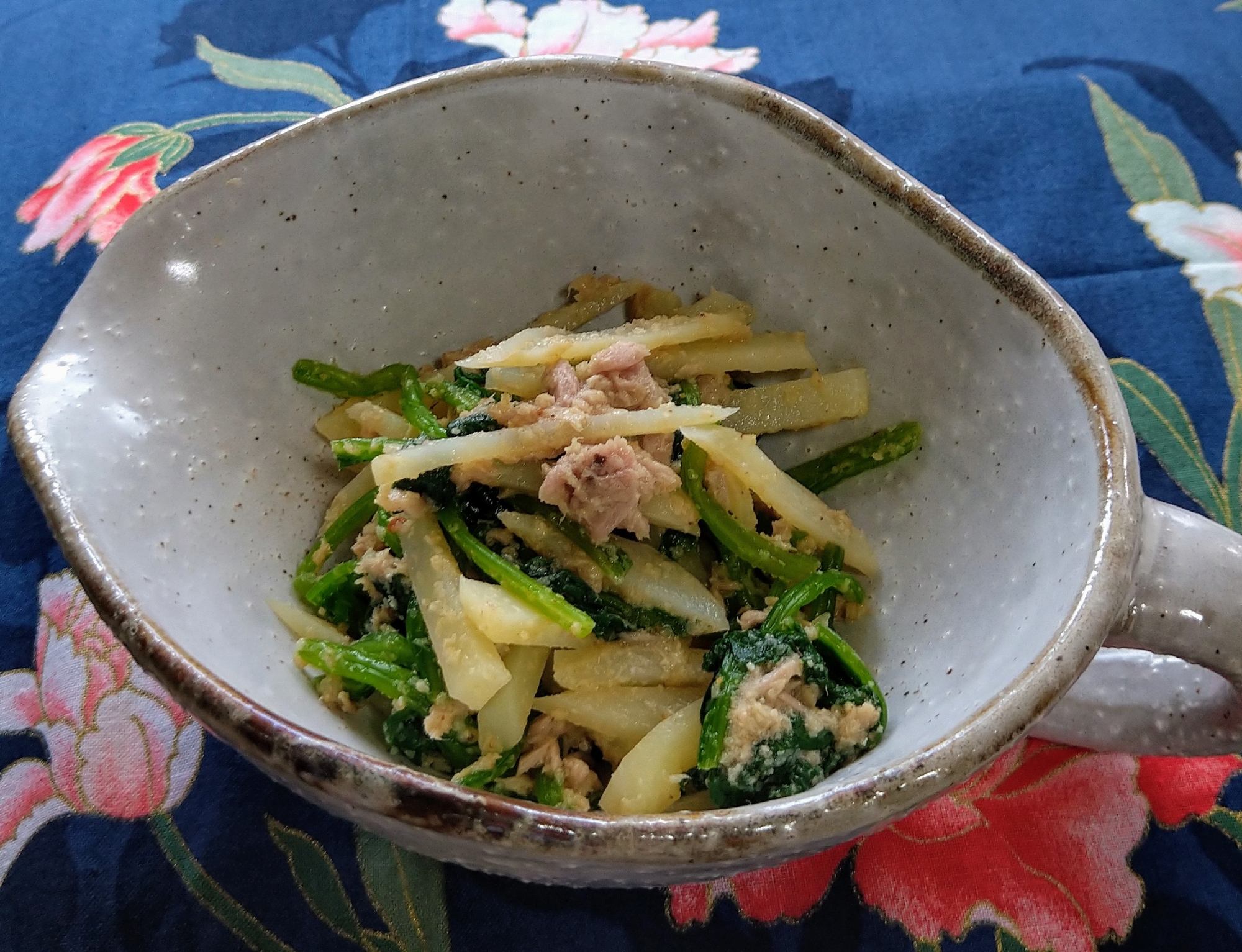 簡単で失敗なし!　じゃが芋とほうれん草の和え物