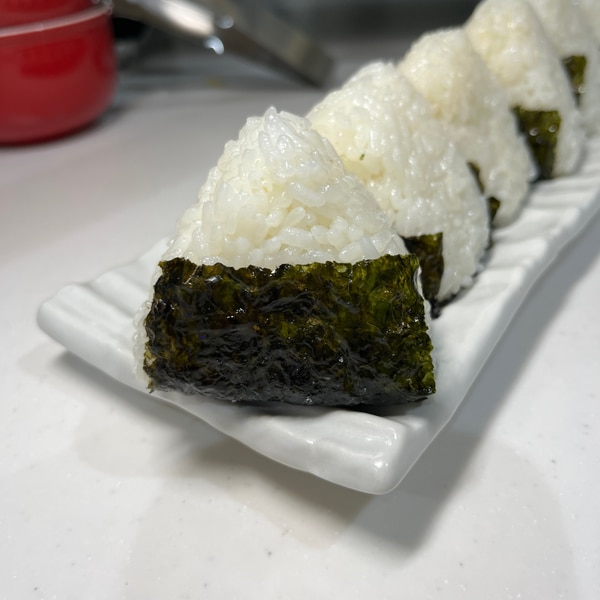 q 焼き肉には必ずコレ 韓国のりおにぎり レシピ 作り方 By つまみのmammy 楽天レシピ q 焼き肉には必ずコレ 韓国のりおにぎり レシピ 作り方 By つまみのmammy 楽天レシピ