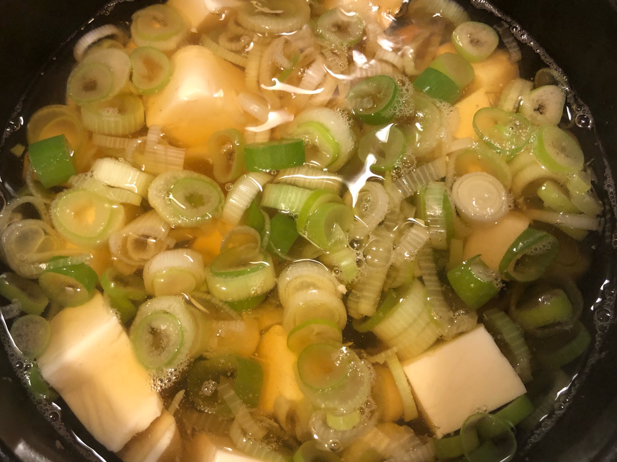 簡単副菜♫1本まるごとねぎだく柚子胡椒豆腐スープ