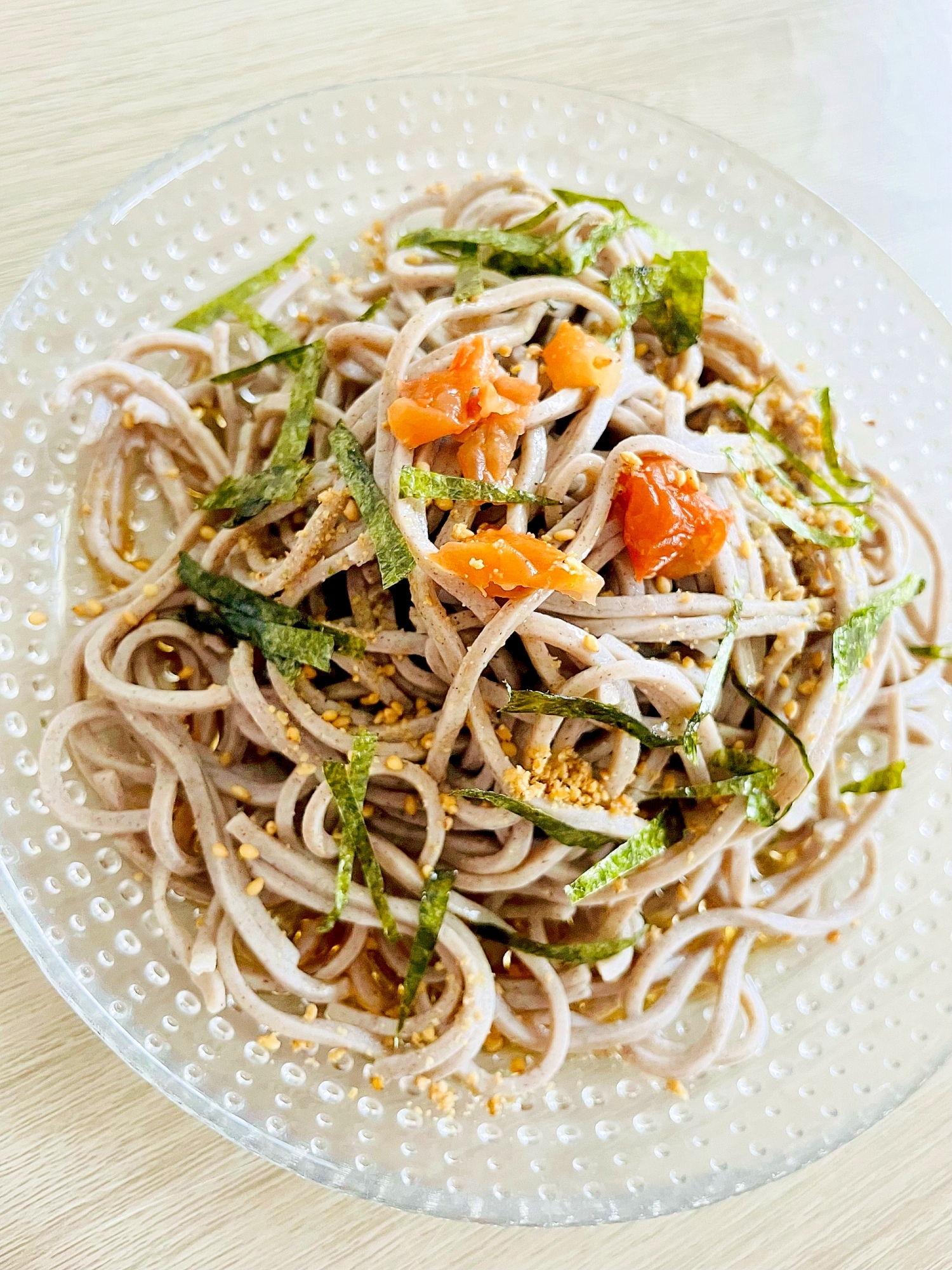 梅とごまの蕎麦