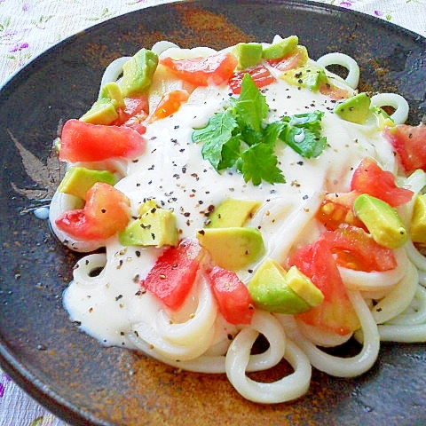 まろやかウマ～♪豆腐クリームのアボトマうどん