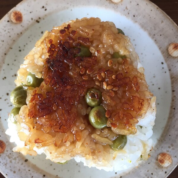 焼肉のタレで 簡単 豆ごはんの焼きおにぎり レシピ 作り方 By はわゆり 楽天レシピ 焼肉のタレで 簡単 豆ごはんの焼きおにぎり レシピ 作り方 By はわゆり 楽天レシピ