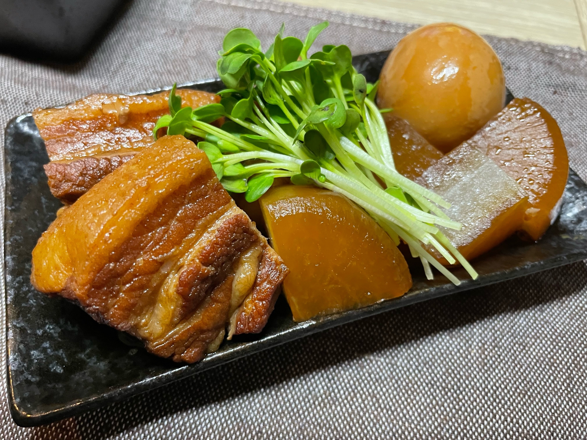 お酒にもご飯にも！居酒屋風トロふわ豚の角煮