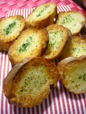 手抜きなのにカリカリ美味しい☆ガーリックトースト