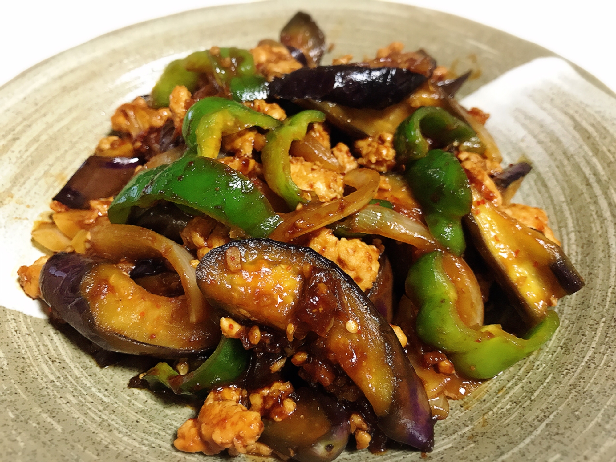 茄子とひき肉のピリ辛味噌炒め レシピ 作り方 By あみな 楽天レシピ