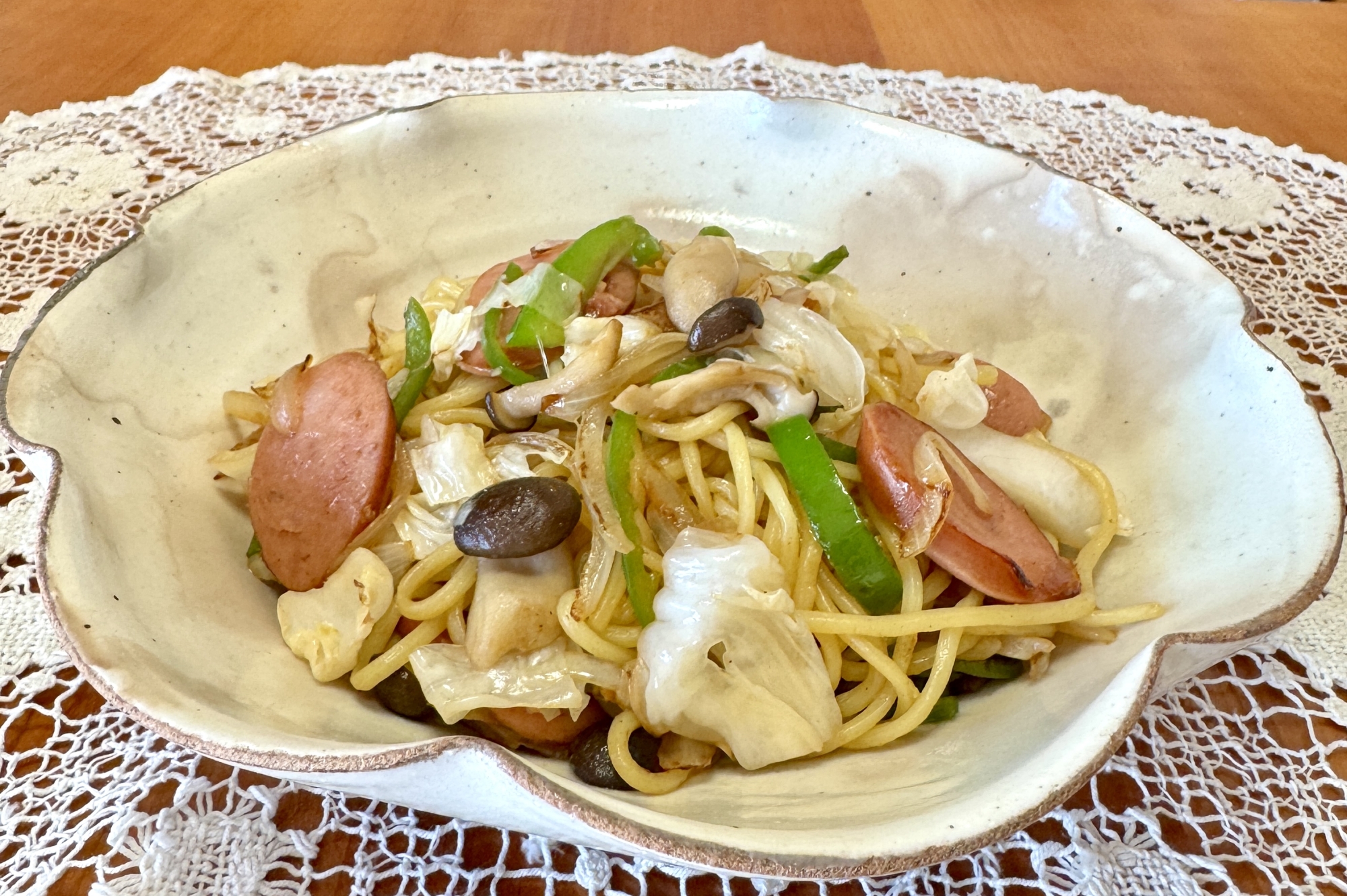 ソーセージと冷蔵庫にあるもの野菜で☆焼きそば