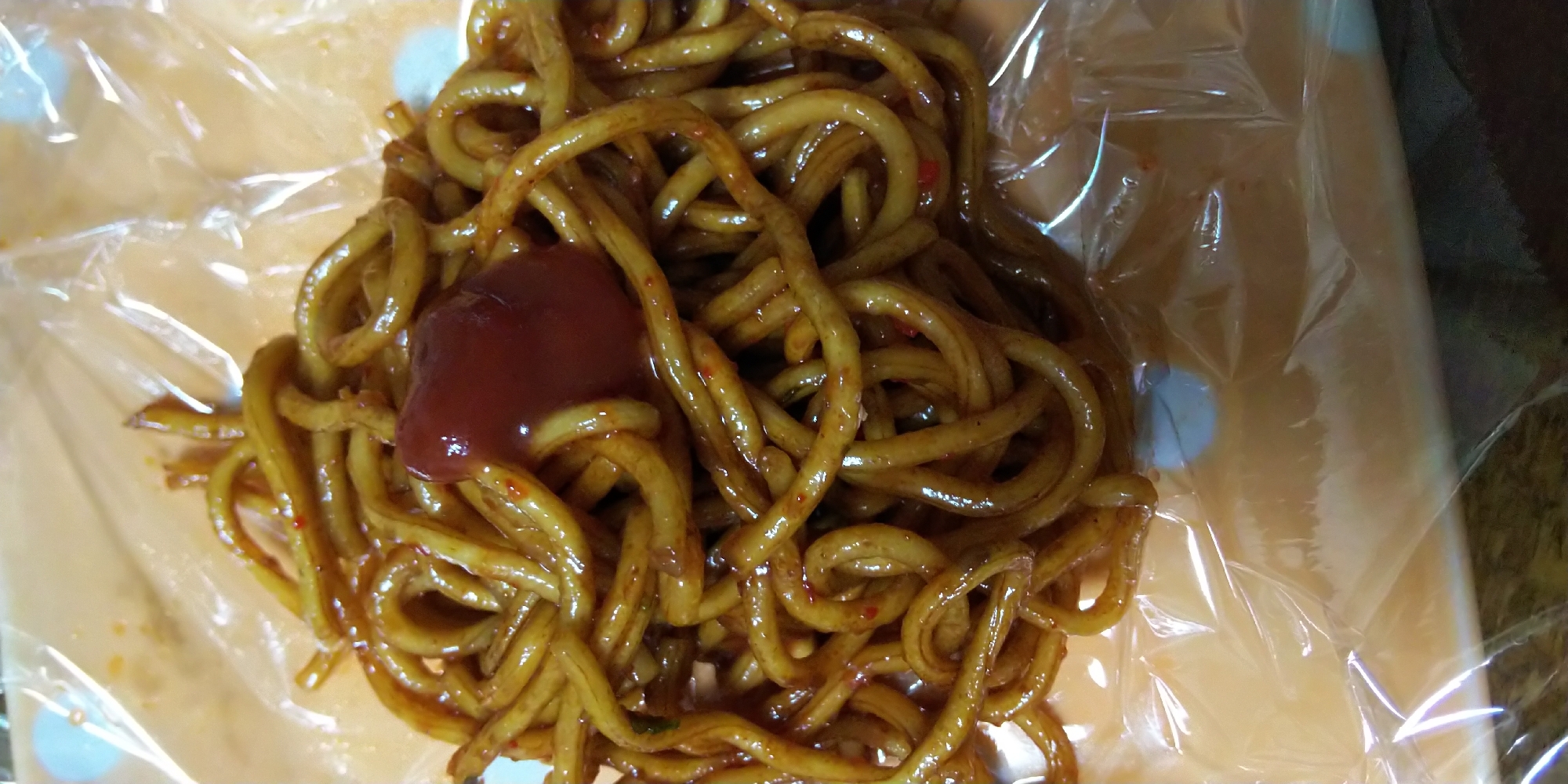 インスタント焼きそば麺で・トマトソース&ケチャップ