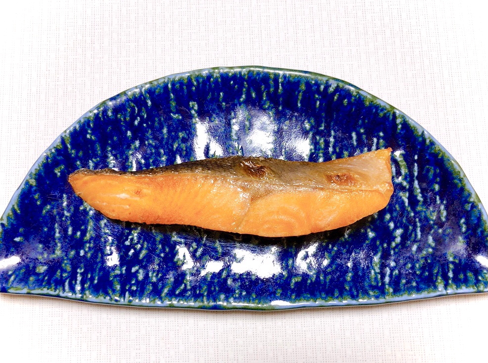 安い冷凍塩鮭が 美味しい焼き鮭にする裏ワザ レシピ 作り方 By M H 楽天レシピ 安い冷凍塩鮭が 美味しい焼き鮭にする裏ワザ レシピ 作り方 By M H 楽天レシピ