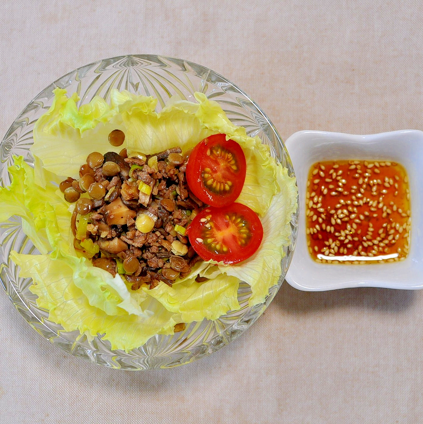 牛挽肉と椎茸のそぼろdeレタスサラダ