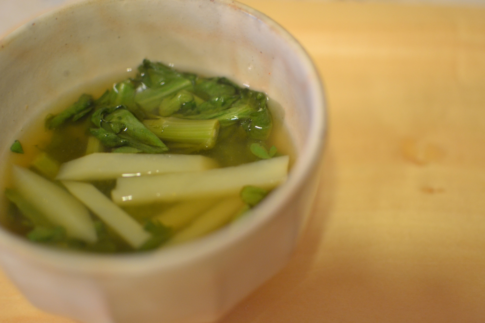 キムチ鍋の素でつくるまろやか野菜スープ