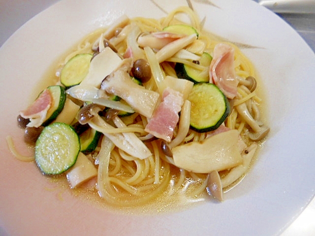 ズッキーニ ベーコン きのこのスープパスタ レシピ 作り方 By アルプスの乙女 楽天レシピ ズッキーニ ベーコン きのこのスープパスタ レシピ 作り方 By アルプスの乙女 楽天レシピ