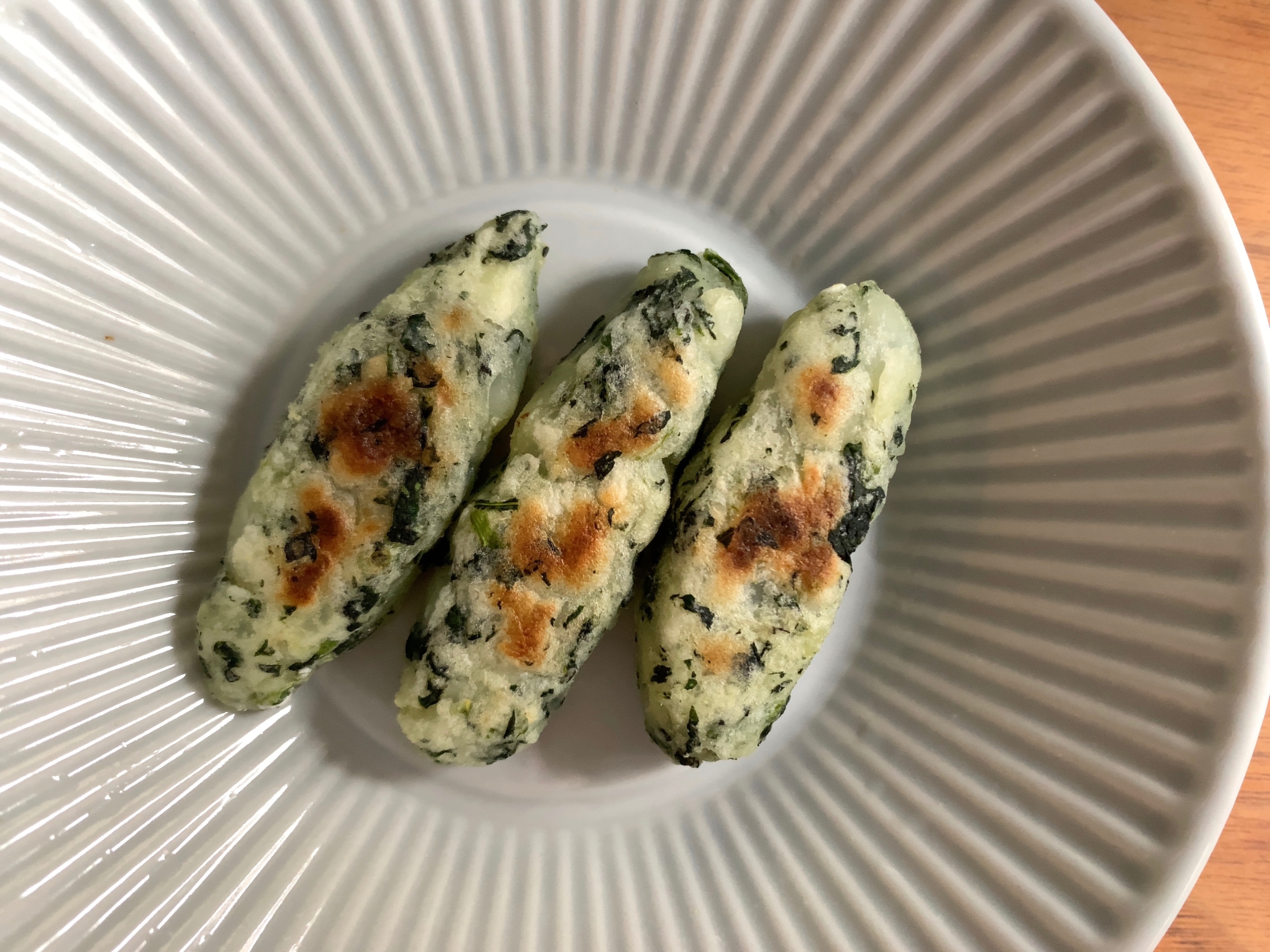 離乳食 手づかみに じゃがいもと小松菜のおやき レシピ 作り方 By Miimiimiimiimi 楽天レシピ