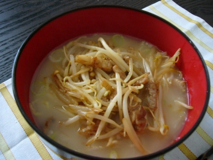 もやしと牛肉の、　にんにくバター炒め