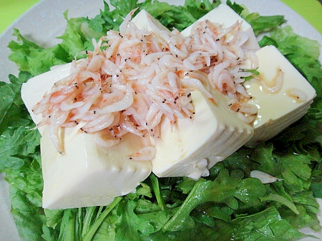 あみえびと春菊豆腐のサラダ