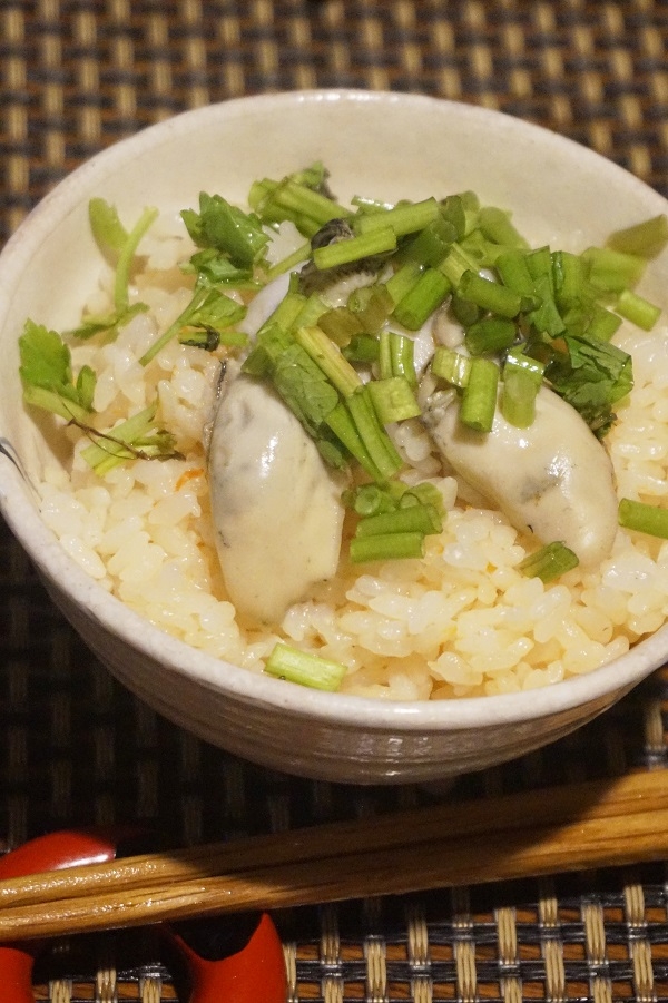 【宮城食材】牡蠣とトマトの炊き込みご飯