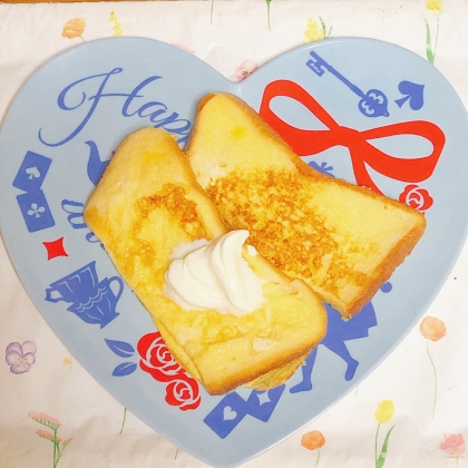 フレンチトースト クリームチーズのせて