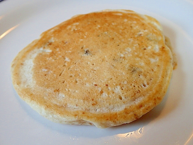 胡桃パウダーとレーズンのホットケーキ