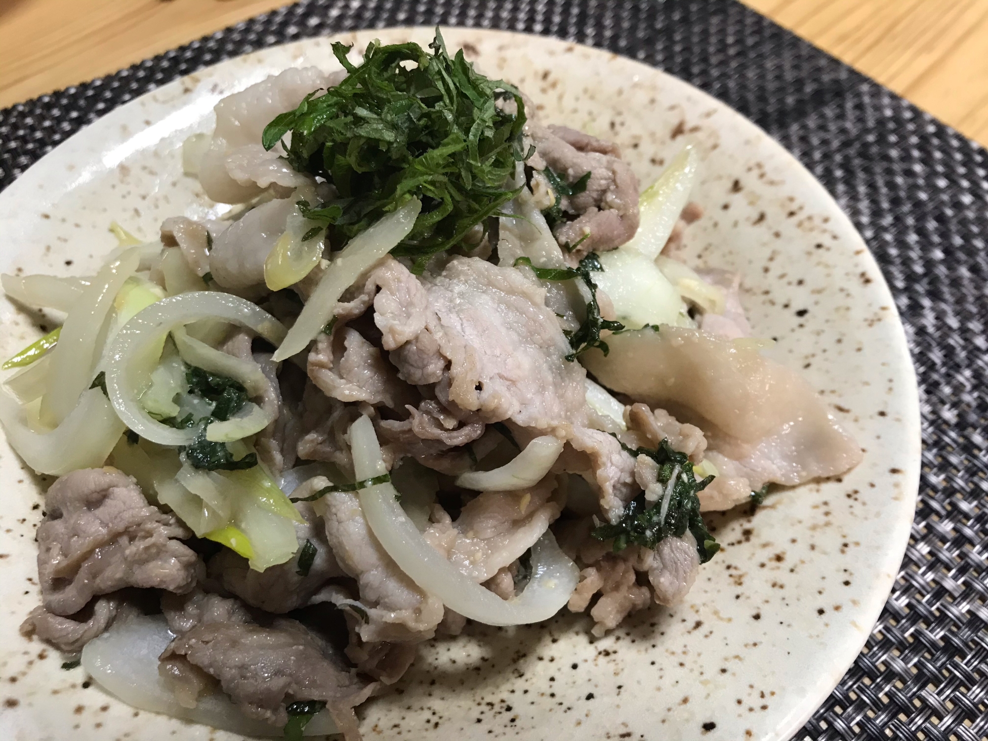 簡単主菜♪豚肉と大葉の味噌炒め