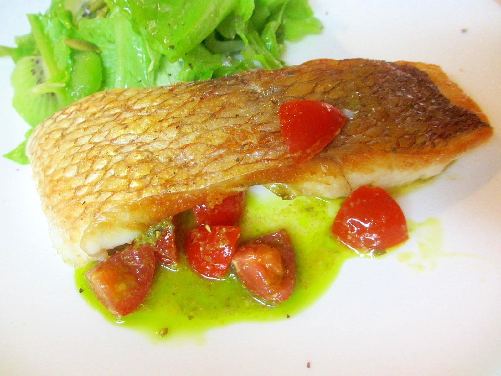 鯛のソテー バジルトマトソース レシピ 作り方 By Mococo05 楽天レシピ