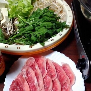 近江牛肉ですき焼きにしていただく時のわりしたシンプルな素材だから旨味が生かされて美味しかったです。