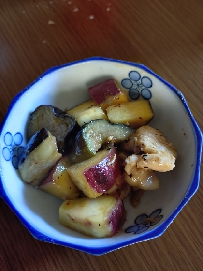 茄子とさつまいも鶏むね肉のピリ辛甘酢炒め