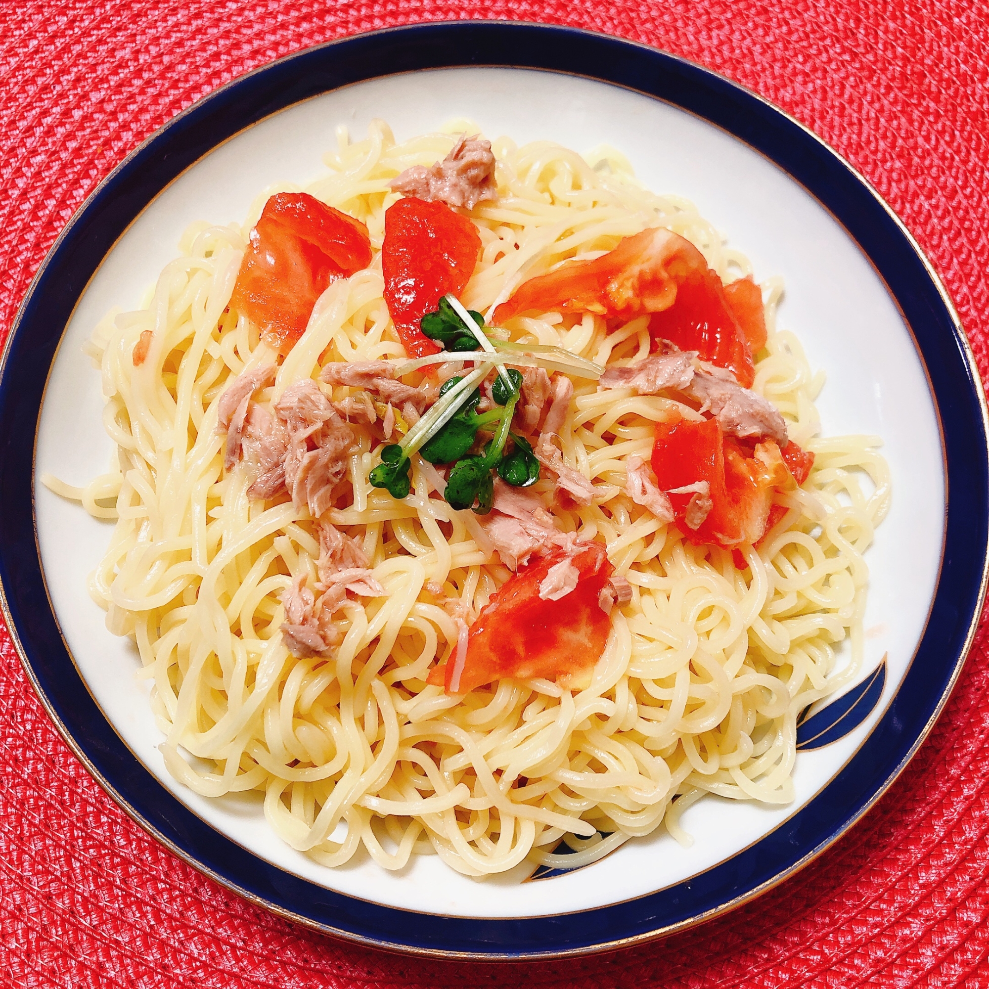 トマトツナの冷たいパスタ