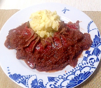 ストウブでローストビーフ&玉ねぎとチャツネのソース