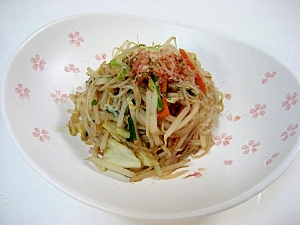 麺の代わりに　しらたき　でノンオイル焼きそば
