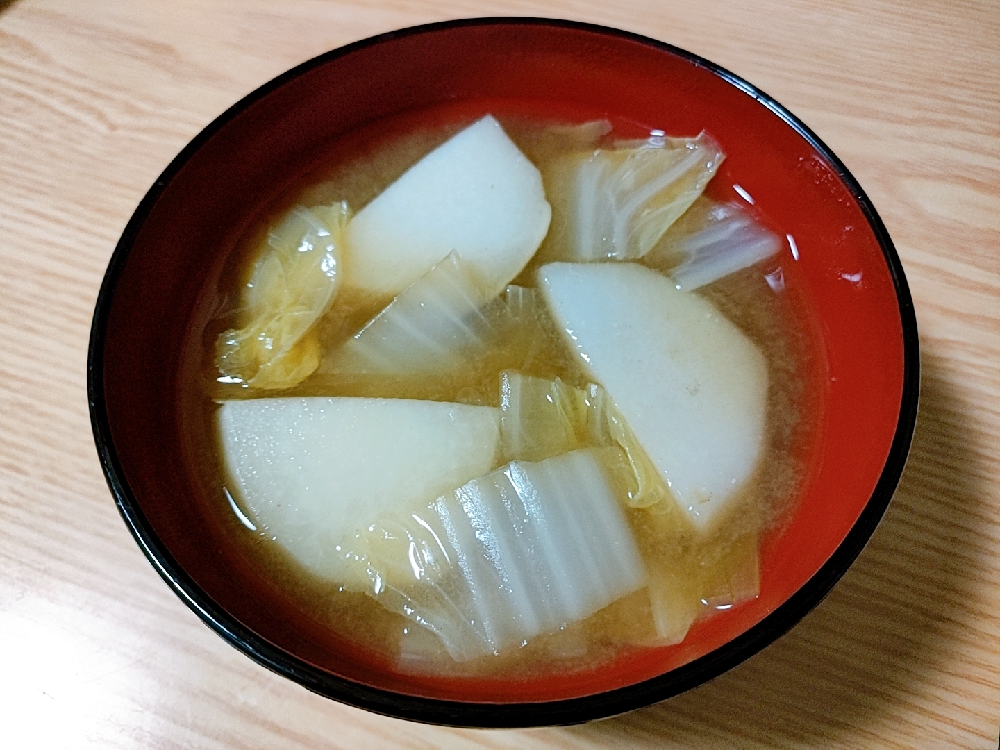 里芋と白菜の味噌汁