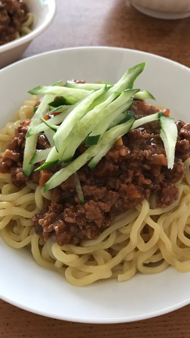 幼児から大人まで！野菜たっぷりジャージャー麺