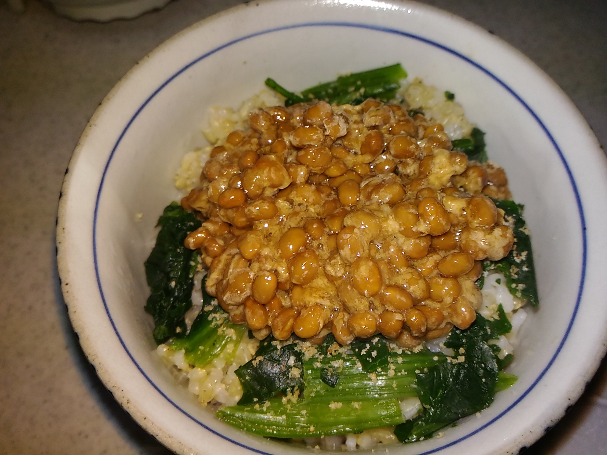 ほうれん草と納豆の胡麻和え丼