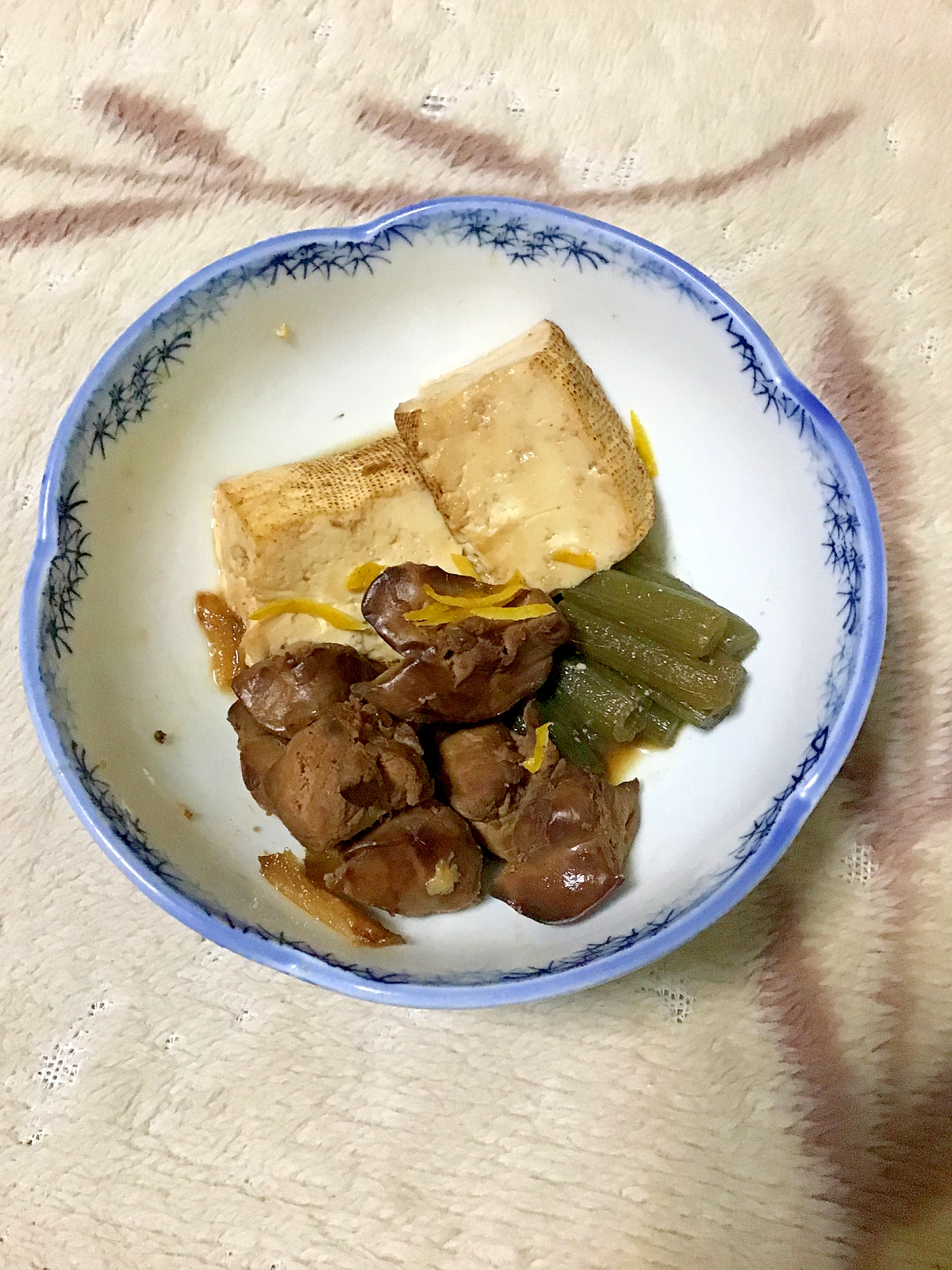 鶏レバーと焼き豆腐とフキの甘辛煮。