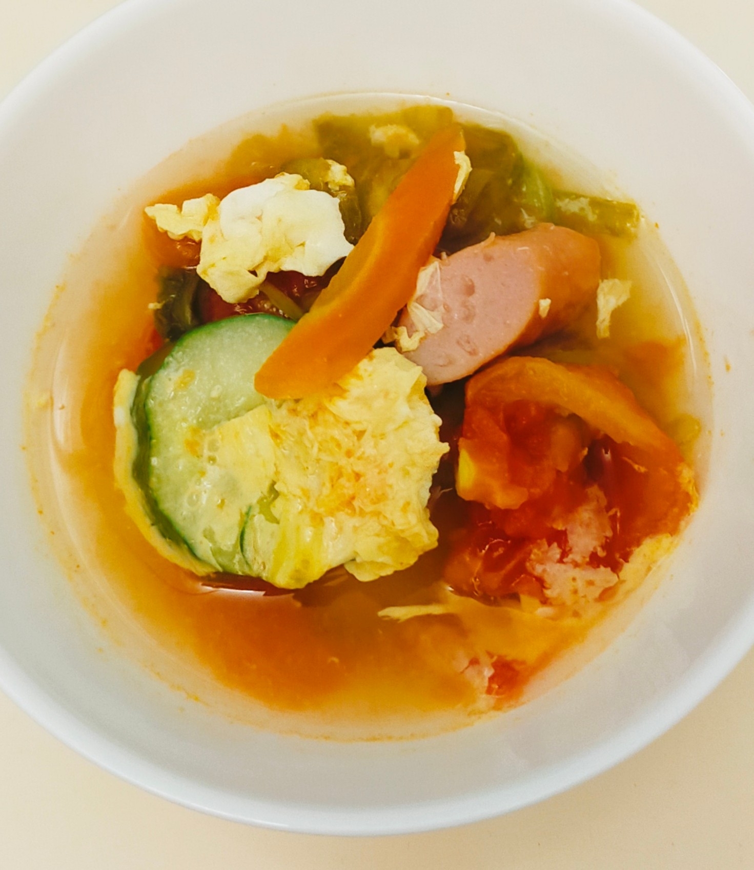 ごま香る~♪夏野菜のピリ辛中華スープ