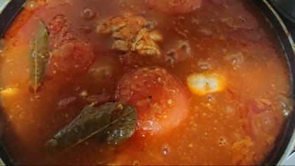 夏野菜と丸ごとトマトのチキンカレー