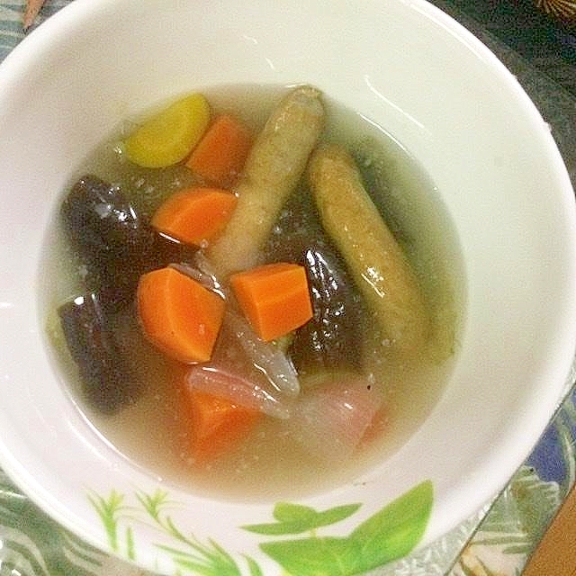 夏野菜とウインナーの冷たいスープ