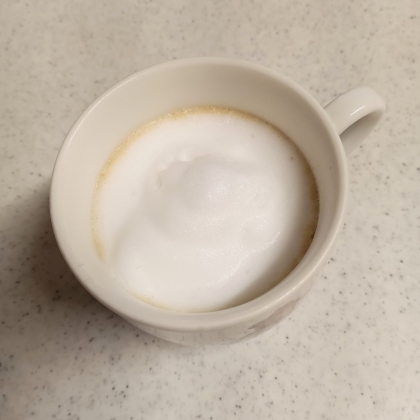泡だて器でふわふわカプチーノ