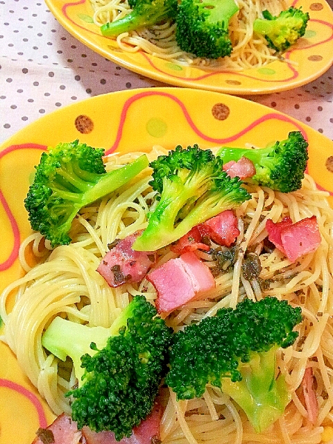 ✿ベーコンとブロッコリーの❤バジルソースパスタ