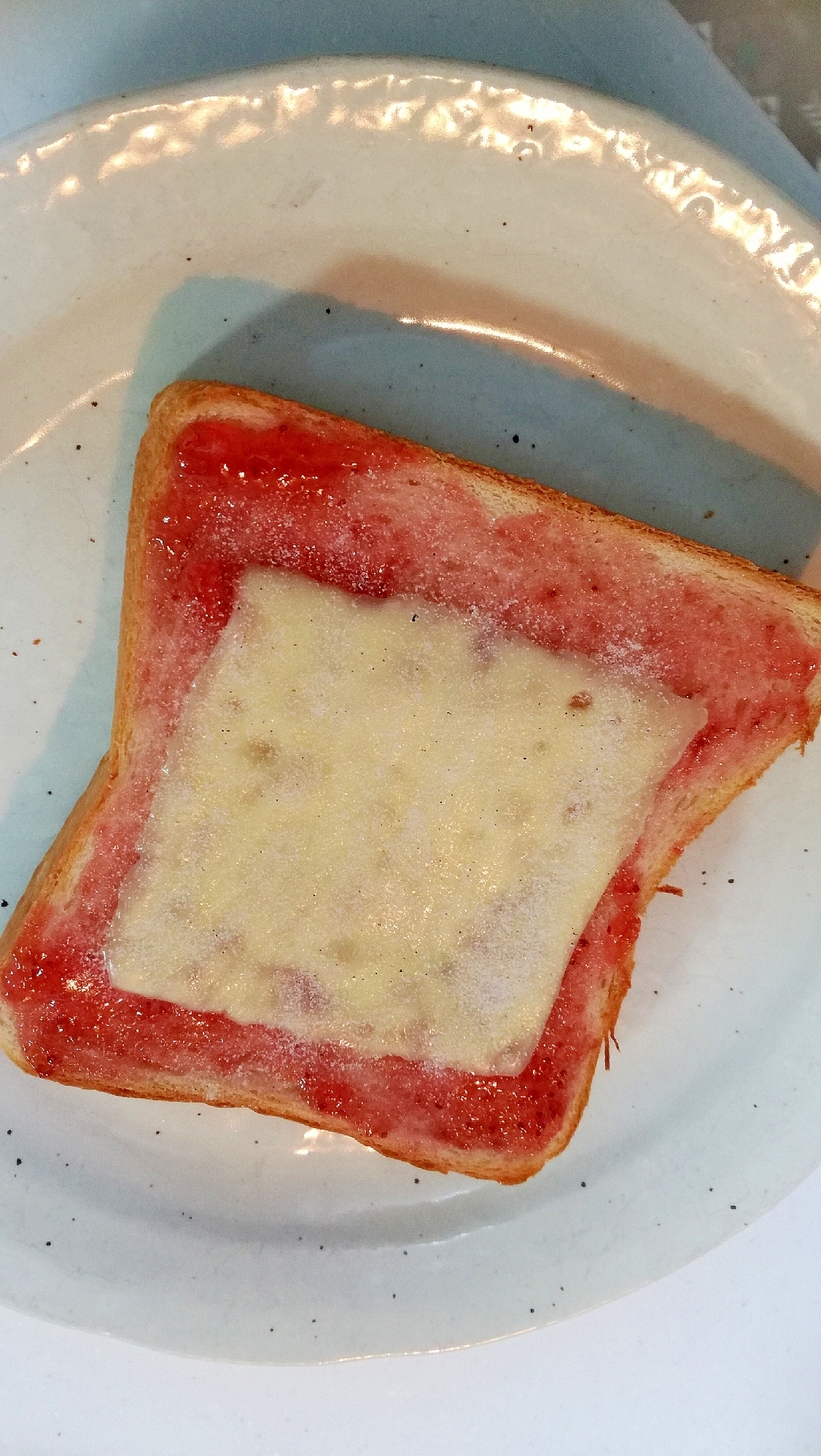 苺ジャム＆チーズ＆バニラシュガートースト