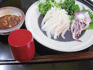 函館の活イカ 肝醤油で戴く イカ刺し レシピ 作り方 By Startrek 楽天レシピ 函館の活イカ 肝醤油で戴く イカ刺し レシピ 作り方 By Startrek 楽天レシピ