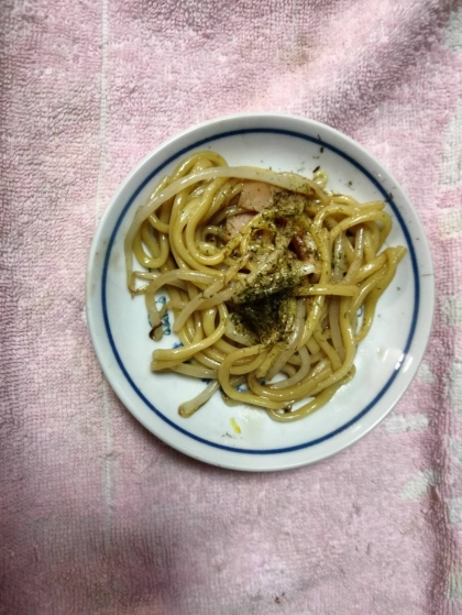 ハムちくわ もやしほうれん草のソース焼きそば