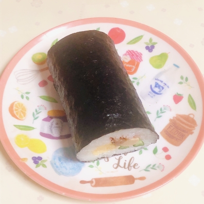 節分に「恵方巻き（太巻き寿司）」